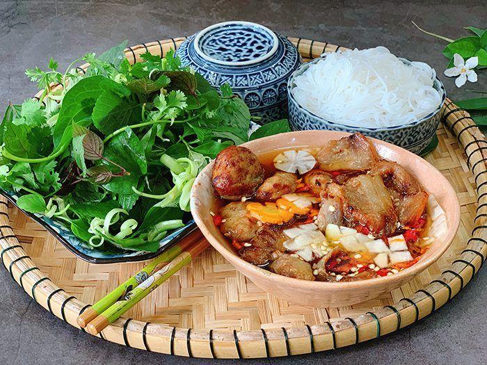 hanoi-street-food-on-tet-holidays.jpg